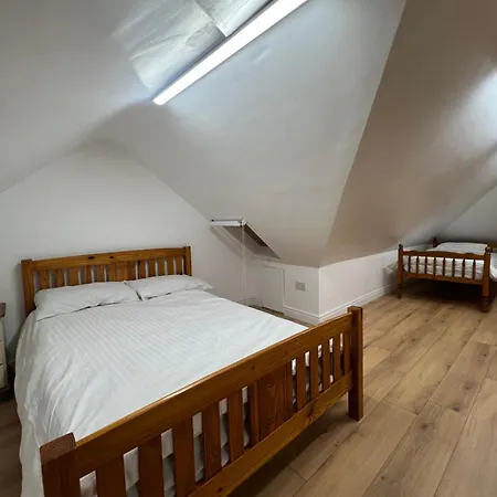 Otel Lovely In Kimmage, *